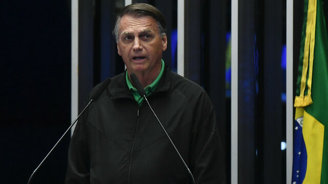 Moraes nega prisão domiciliar humanitária para Bolsonaro