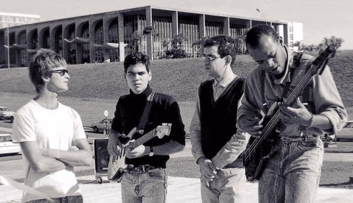 Baterista da Legião Urbana contará história da banda em quadrinhos