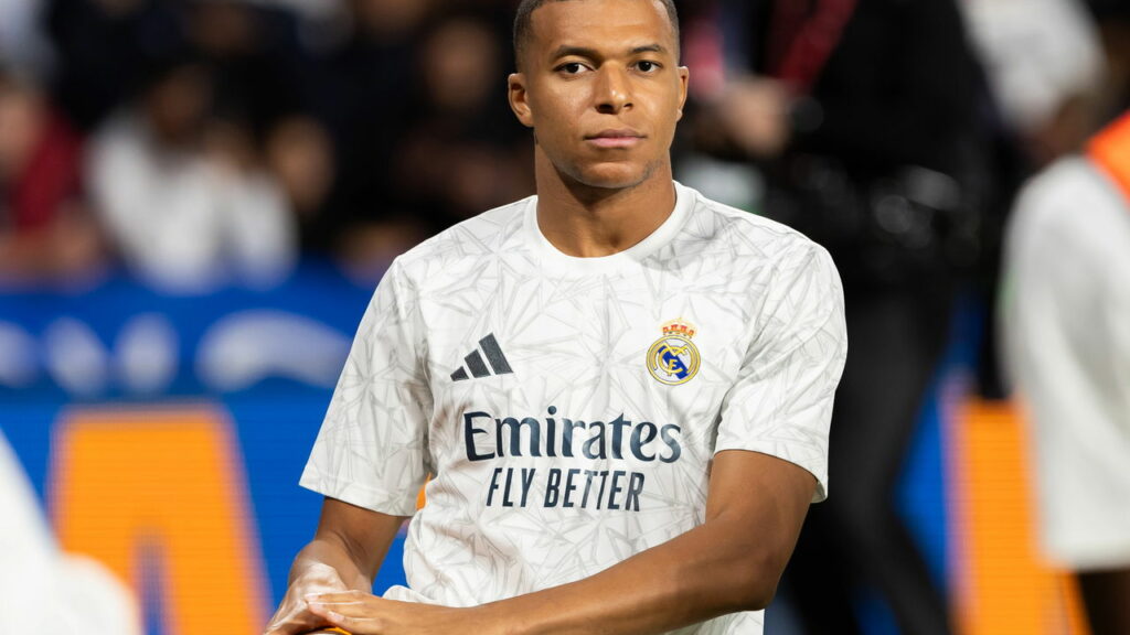 Gesto de fair play de Mbappé chama atenção no aquecimento