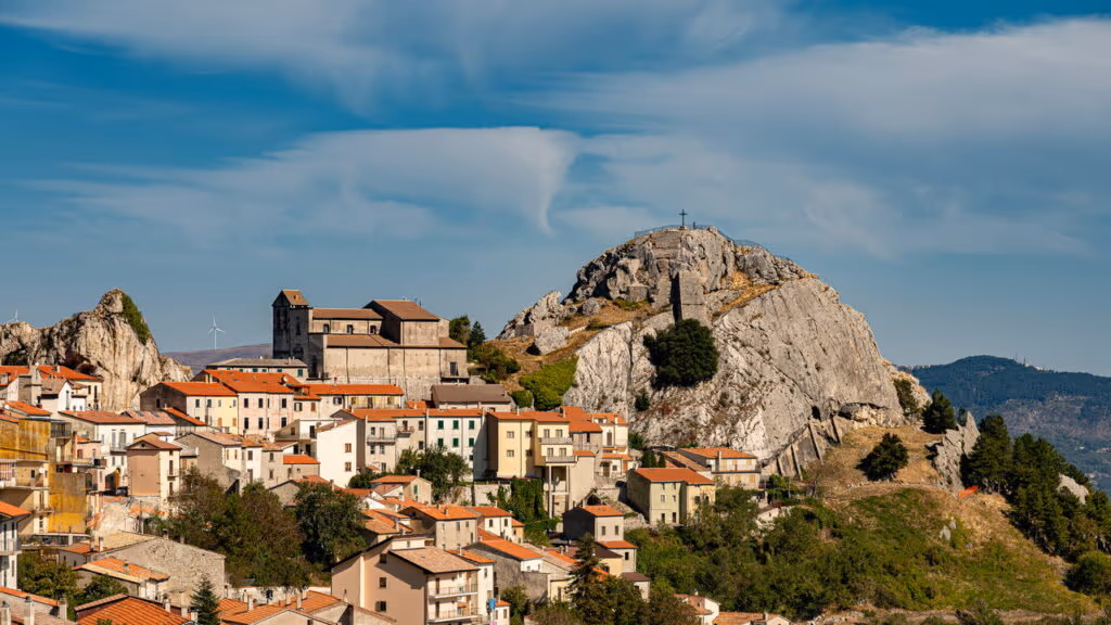 Essa cidade oferece dinheiro para novos moradores e ninguém acredita