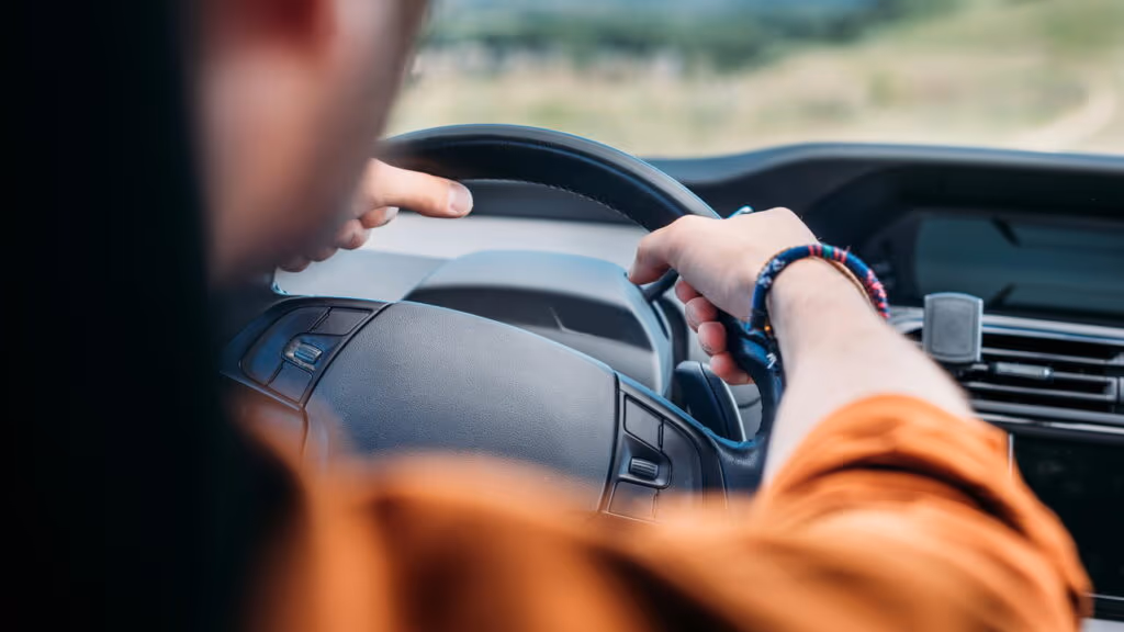 Itens obrigatórios no carro que todo motorista precisa ter para evitar multas
