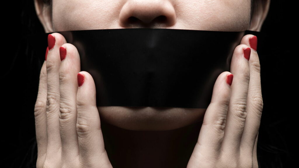 Técnica viral de fita no sono preocupa especialistas