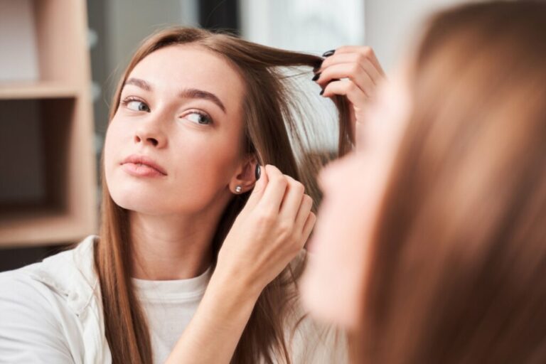 7 sinais de que seus produtos capilares estão fazendo mal à saúde