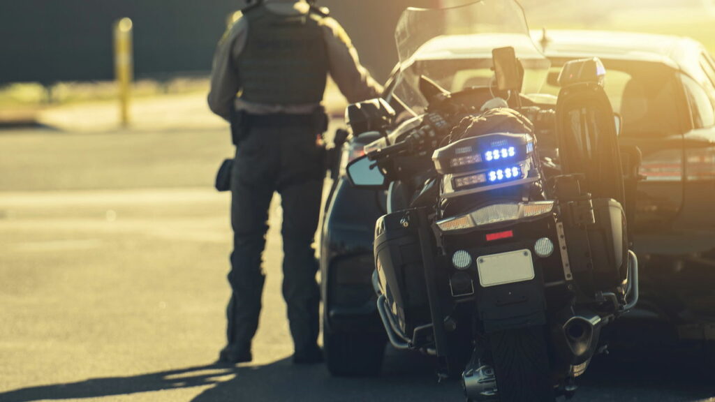 Quem paga a multa em carro alugado? Veja como funciona e evite prejuízo