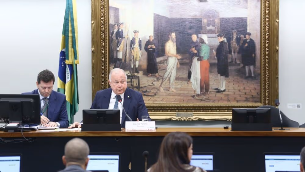 CCJ vota PEC da Segurança na quarta-feira se não houver pedido de vista, diz Azi