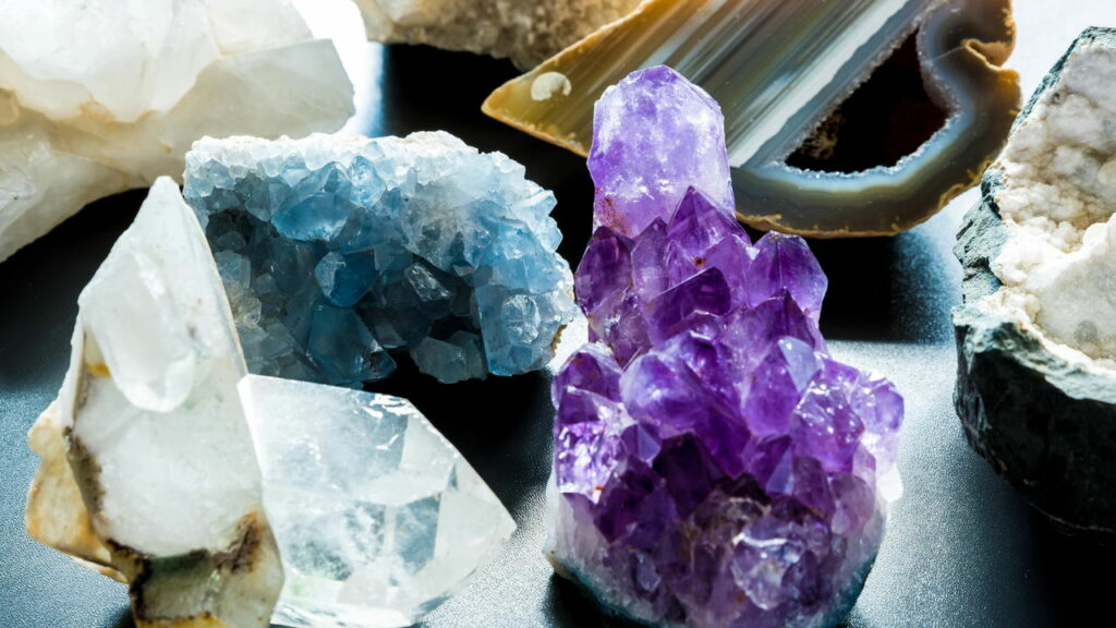 10 nomes de menina inspirados em pedras preciosas e seus significados