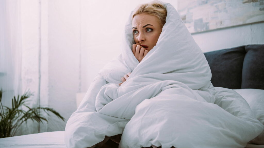 Por que sentimos frio quando temos medo? A ciência do “calafrio emocional”
