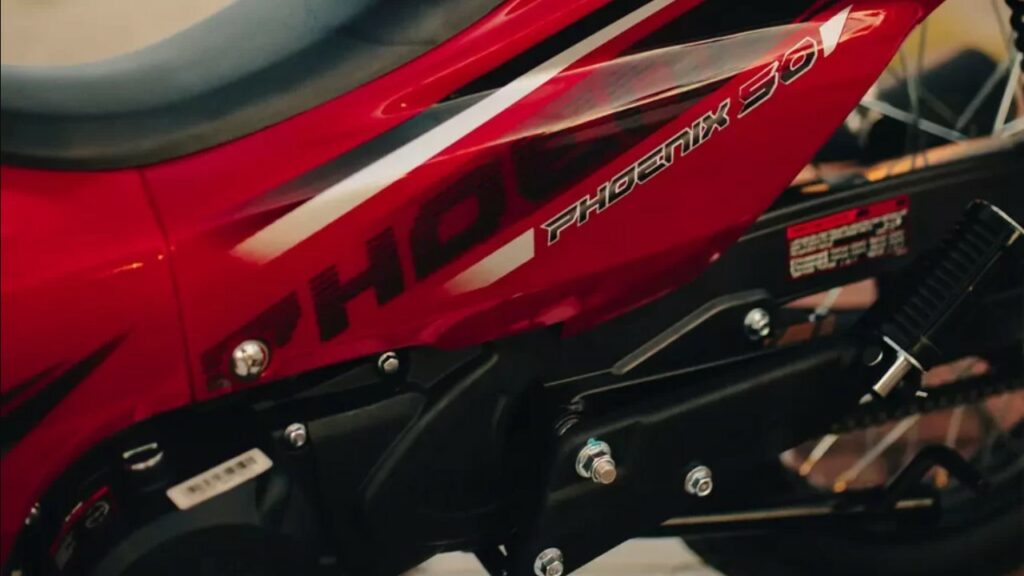 Por menos de R$ 6 mil essa moto não exige CNH e roda mais de 65km por litro