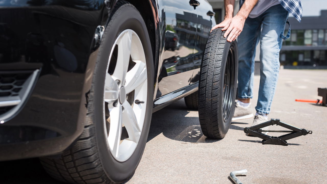 O erro que muitos motoristas cometem com pneus pode custar caro no bolso