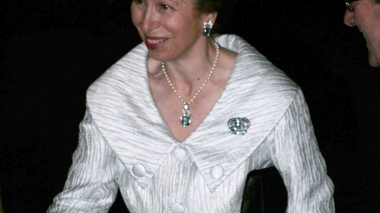 Acidente da Princesa Anne traz preocupação sobre sua saúde