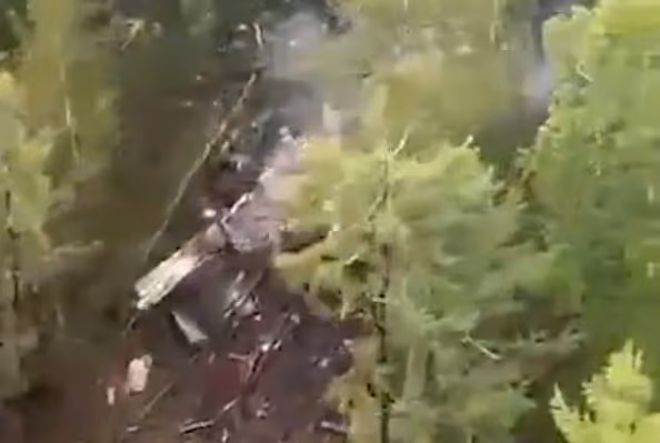 Avião comercial cai no leste da Rússia