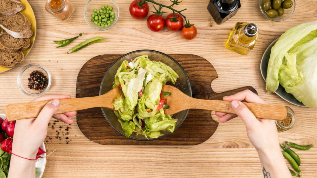 Como adaptar receitas tradicionais para versões veganas