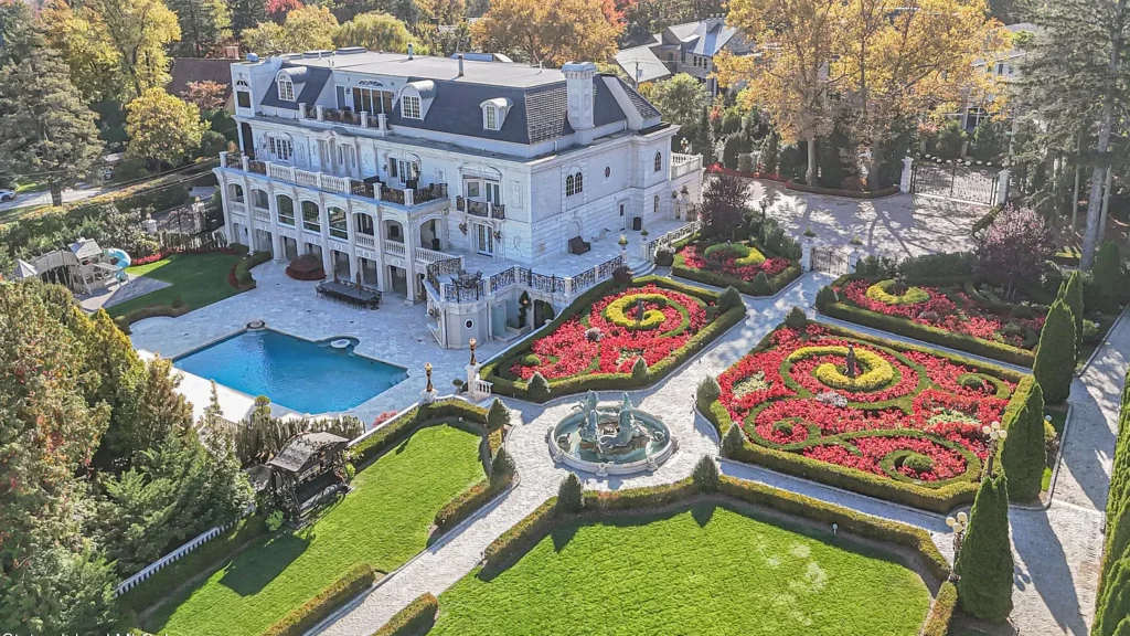 Mansão de ex-mafioso está à venda por R$ 100 milhões