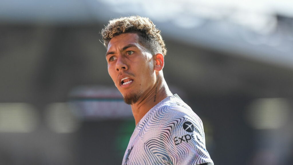 Firmino está de casa nova e novos milhões na conta