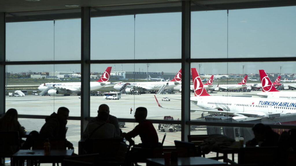 Como aproveitar as salas VIP de aeroportos mesmo sem cartão de crédito premium