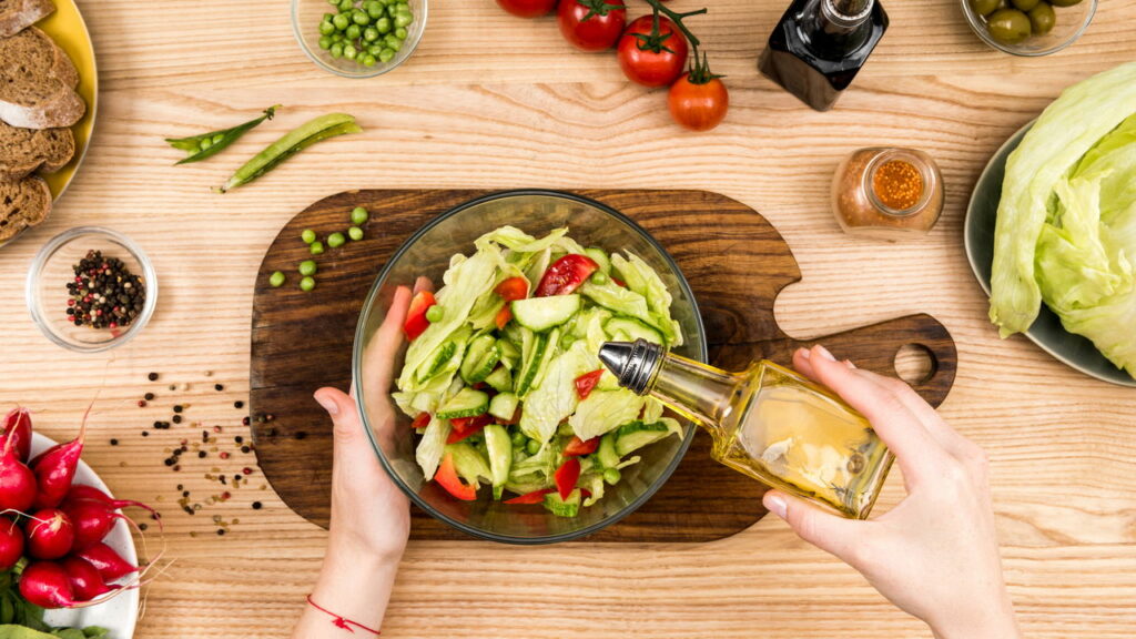 Molhos frios para saladas e sanduíches prontos em minutos