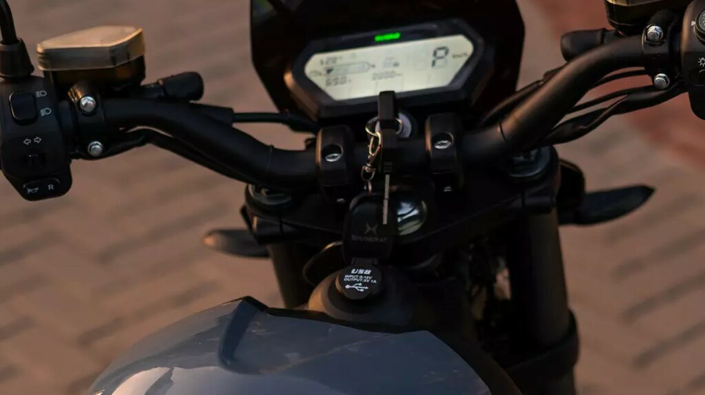 Shineray surpreende com moto de R$ 7 mil que roda até 40 km/l