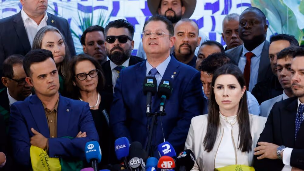 Decisão de Motta de proibir reuniões de comissões é “ilegal”, diz Sóstenes