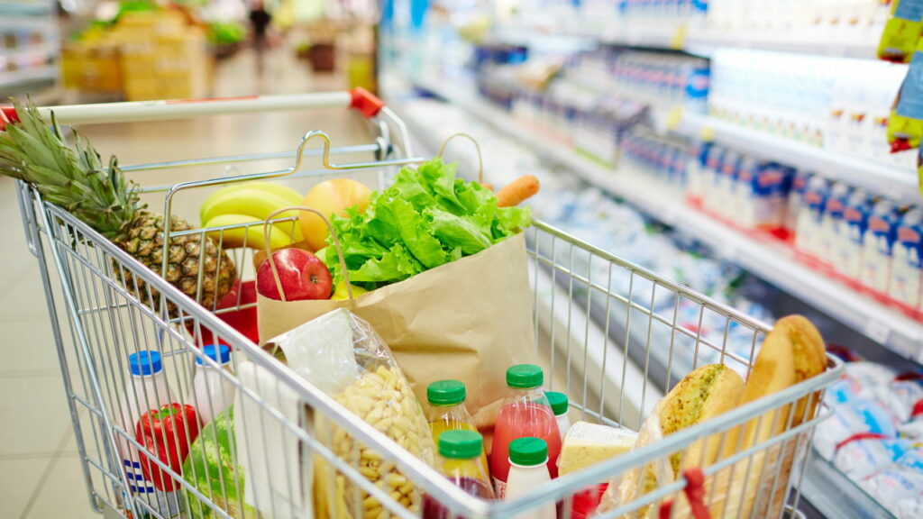 Refeições completas para a semana gastando menos de R$ 100 no mercado