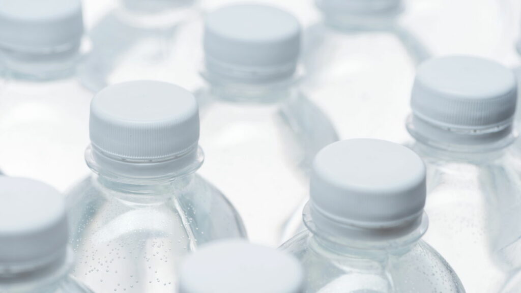 Artesanato com tampinhas é o jeito mais criativo de reciclar em casa