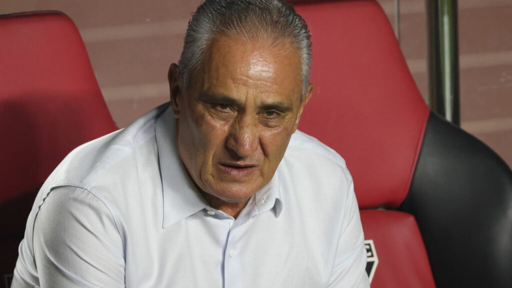 Tite atualiza estado de saúde em meio a amistoso