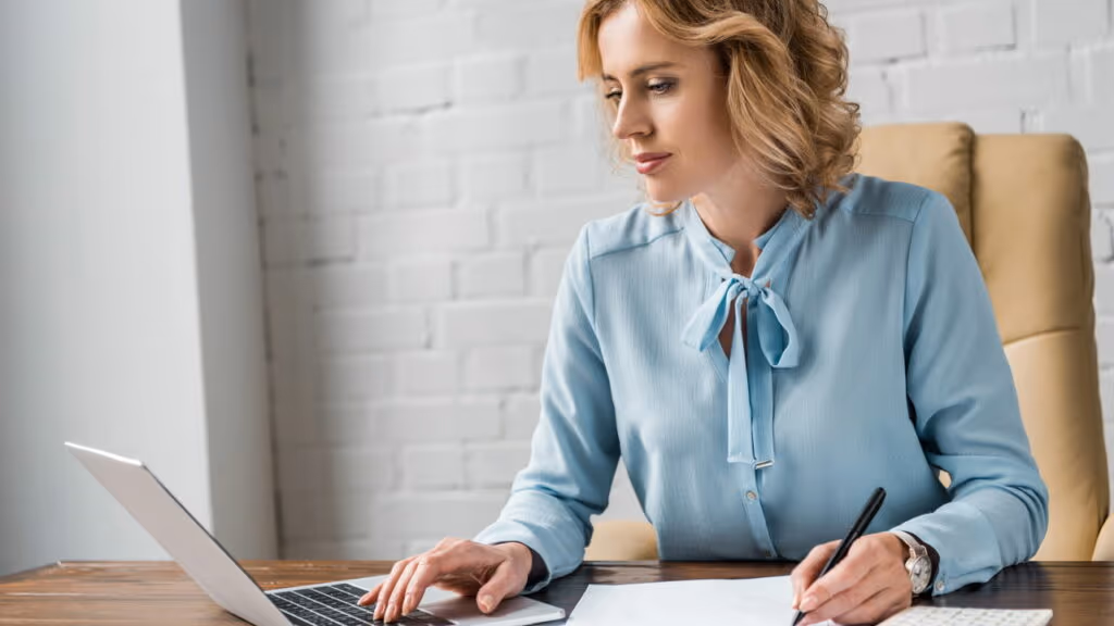 Profissões que permitem construir uma carreira internacional sem sair do Brasil