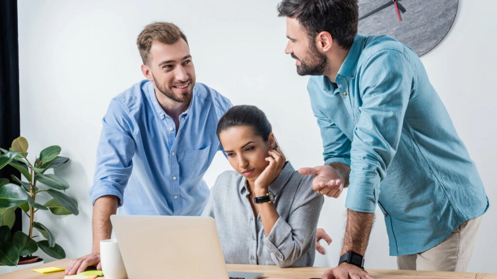 Profissões que permitem construir uma carreira internacional sem sair do Brasil