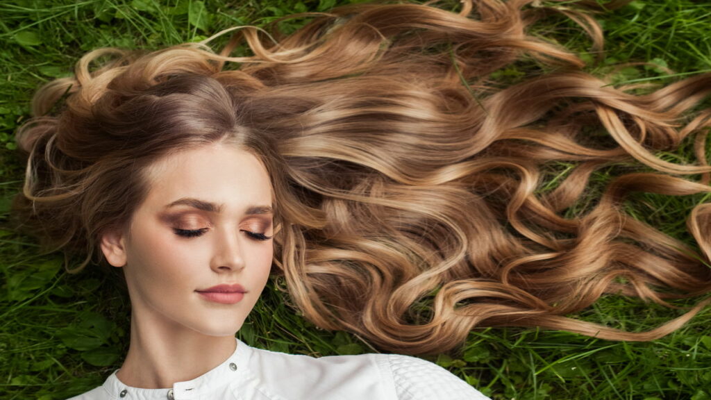 Tratamentos naturais para cabelo garantem fios mais fortes e brilhantes