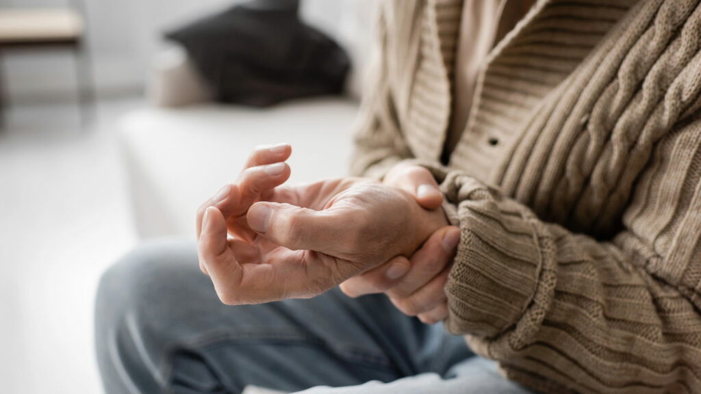 Nem todo tremor pode ser Parkinson. Veja como diferenciar