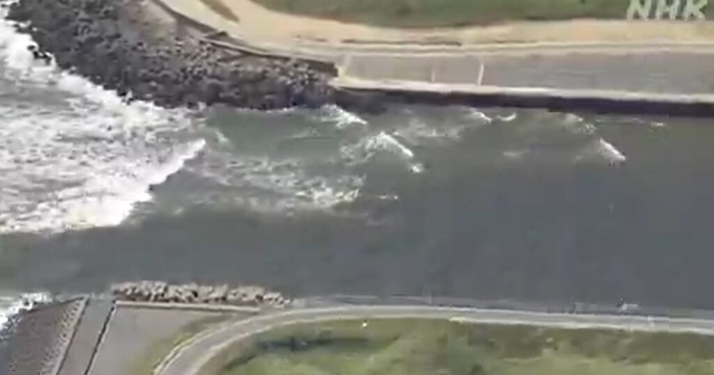 Japão rebaixa alertas de tsunami no sul e no leste