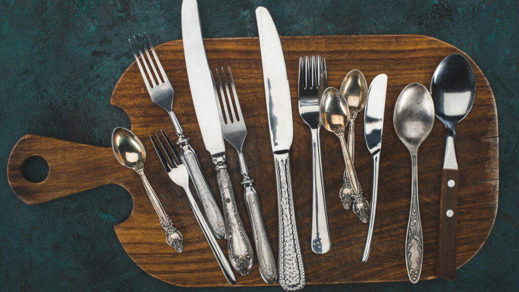 Como organizar potes e utensílios na cozinha pequena