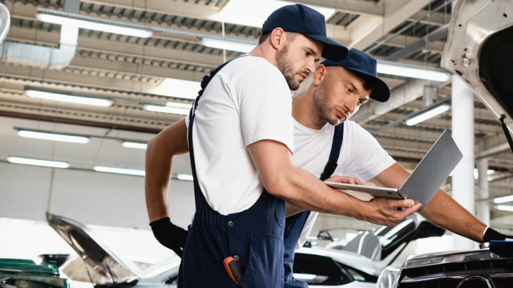 Como interpretar o manual do carro e prevenir problemas mecânicos