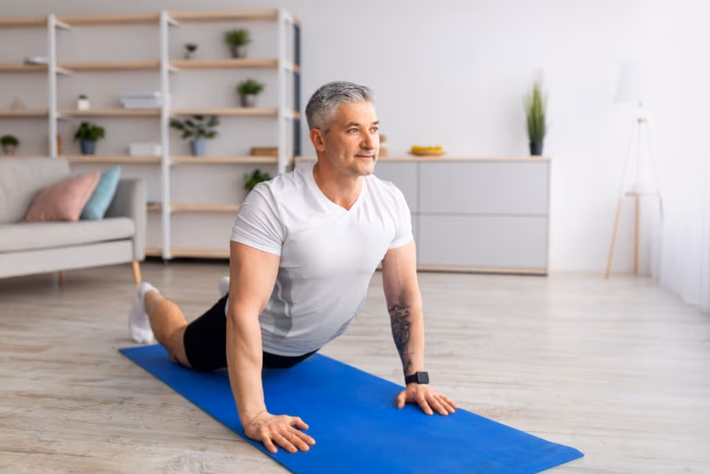 Veja como o yoga pode auxiliar na saúde do homem