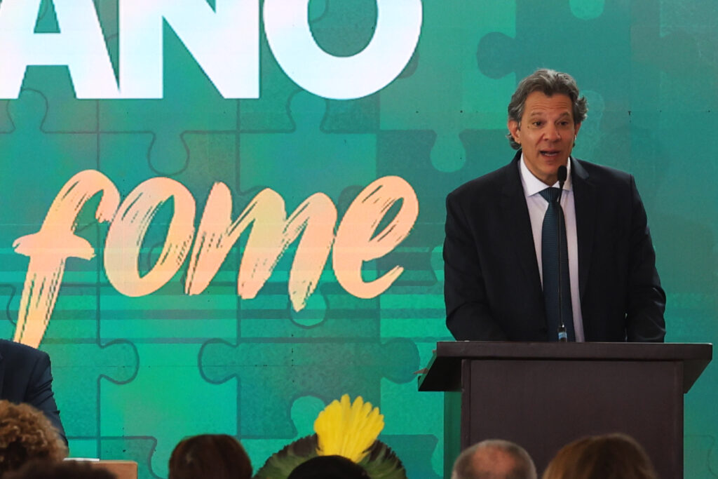 Haddad entrega plano de contingência do tarifaço a Lula