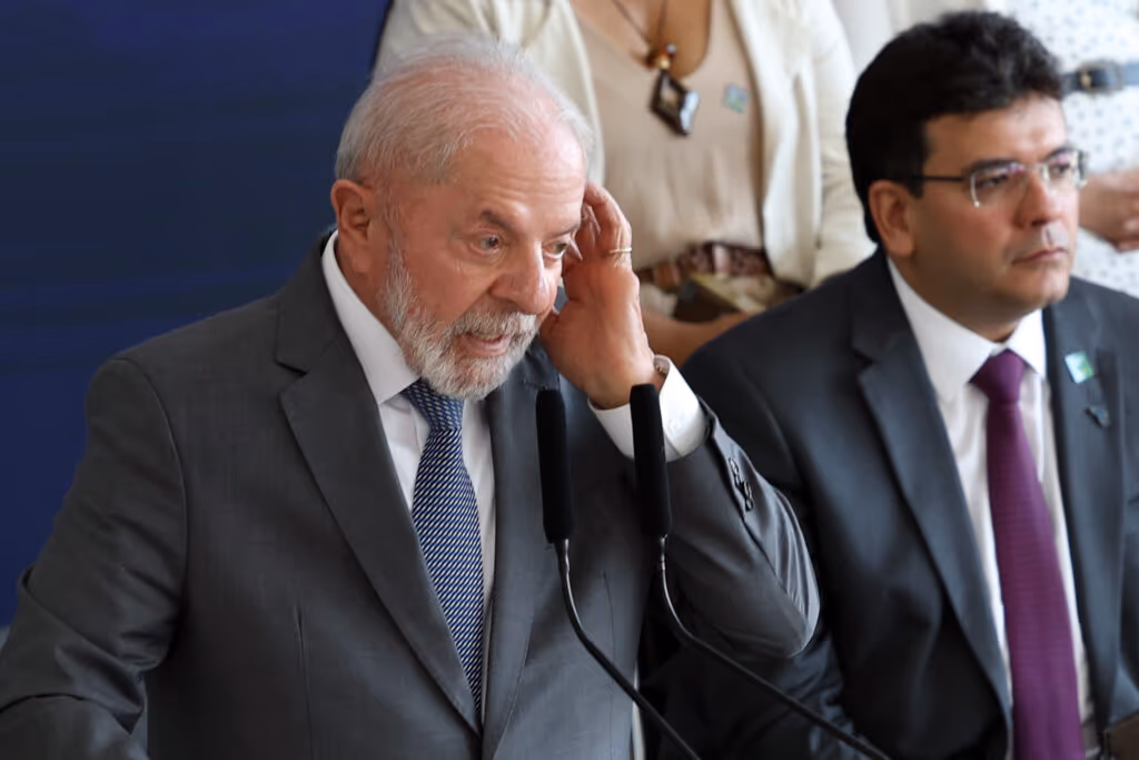 Mourão pede “sandálias da humildade” para Lula