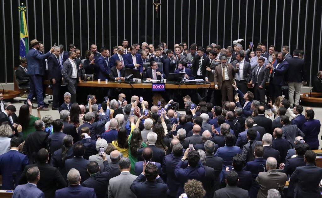 Como votaram os deputados sobre a PEC da blindagem – 1º turno