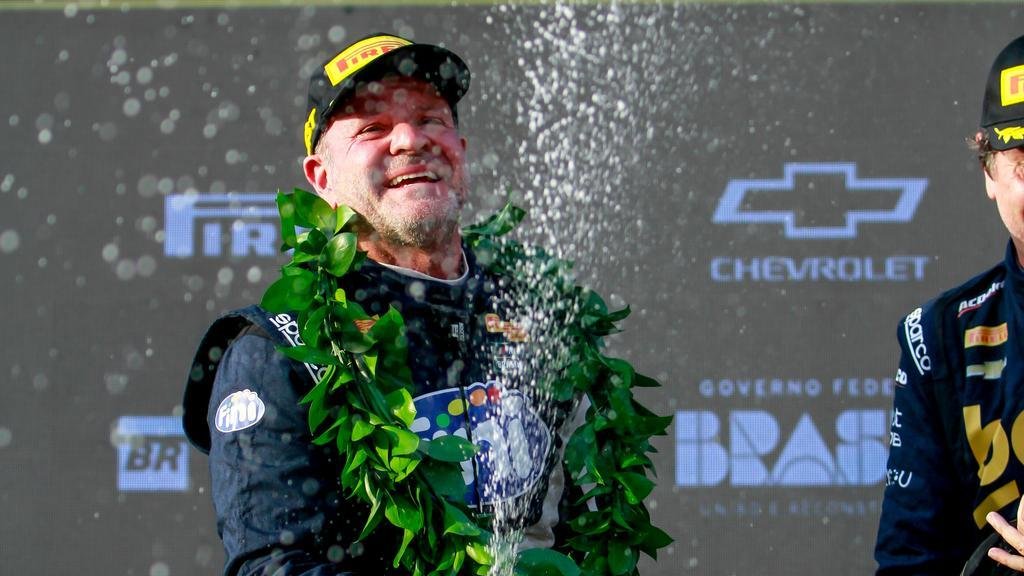 Rubens Barrichello campeão da Nascar Brasil