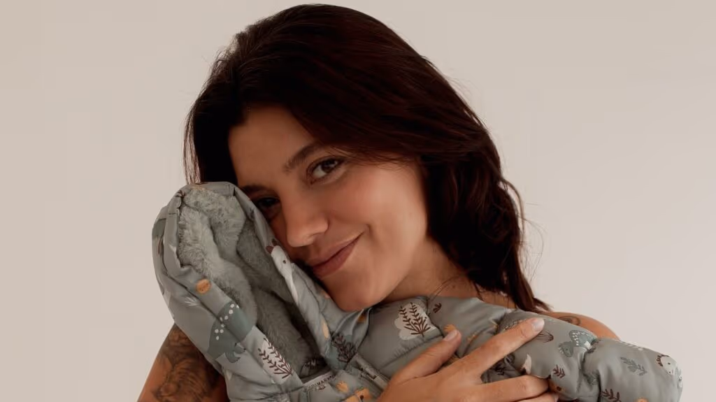 Influencer Gabi Prado chora após exposição de seu filho