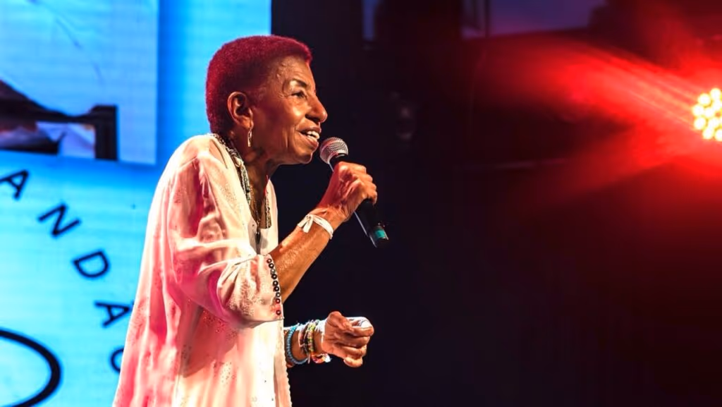 Leci Brandão é internada e cancela show no Rio