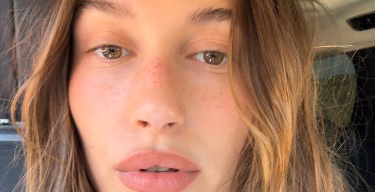 Fotos de Hailey Bieber mostram o crescimento de Jack Blues