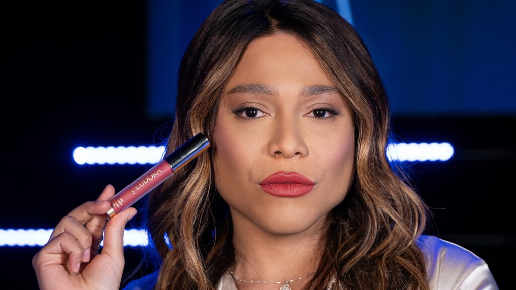 Blogueirinha se pronuncia após polêmica com Paola Carosella