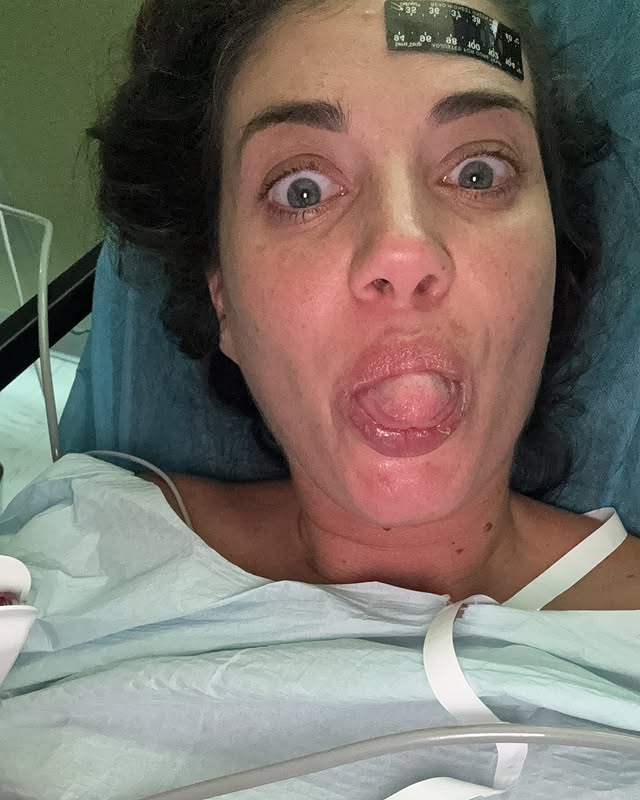 Jornalista grávida Eleonora Boi é mordida por tubarão