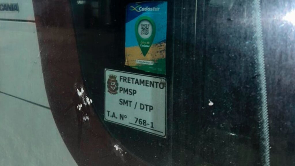 Após vitória, ônibus do Santo André é emboscado e atacado