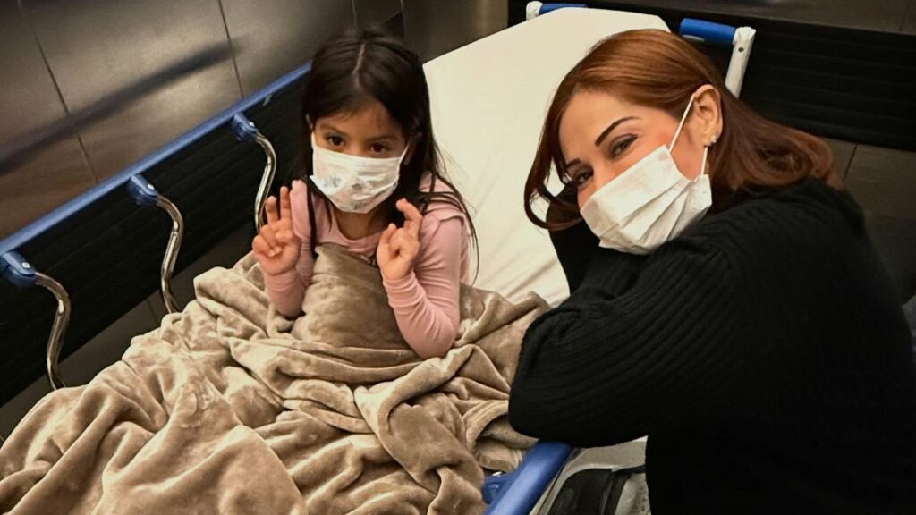 Filha de Maira Cardi e Arthur Aguiar é submetida a cirurgia