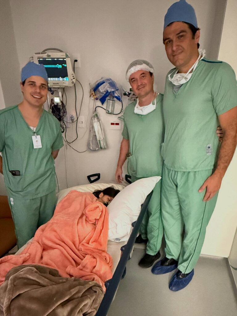 Filha de Maira Cardi, Sophia sofre drama no pós-operatório