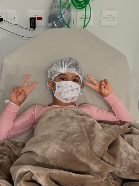 Filha de Maira Cardi e Arthur Aguiar é submetida a cirurgia