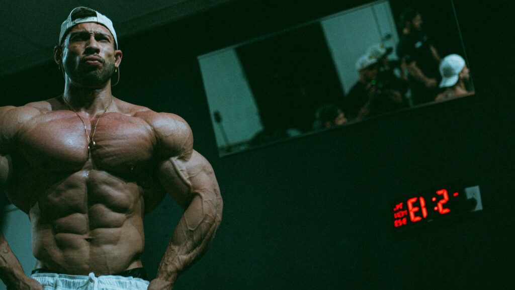 Ramon Dino se prepara intensamente para o Mr. Olympia 2025