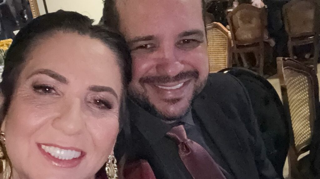 Namorado de Margareth Serrão defende o relacionamento