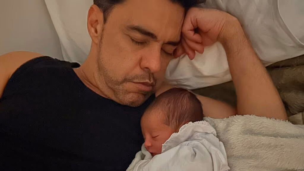 Batizado de Clara, filha de Zezé, encanta fãs
