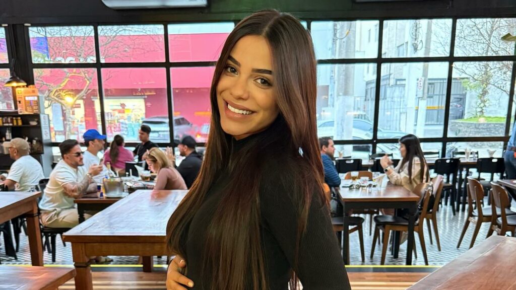 Key Alves revela sexo do primeiro filho em chá revelação